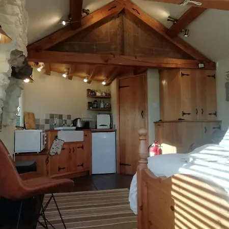 Oak Frame Apartment *